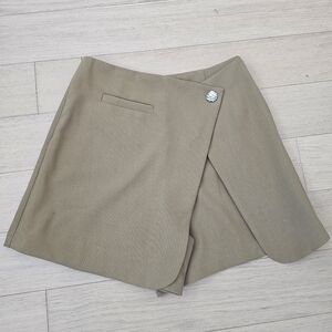 Wrap Skort with Button Detail | Size L | Chic & Comfortable